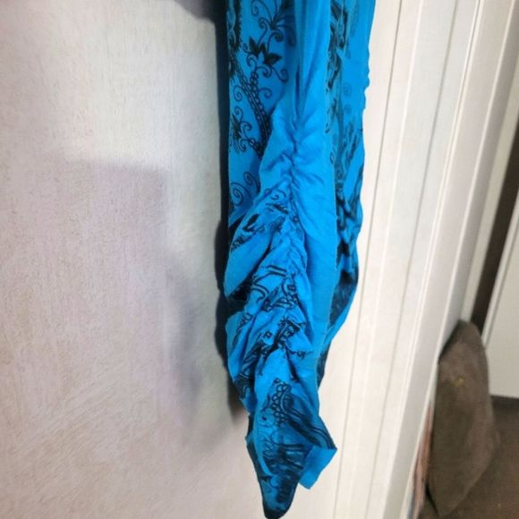 Charming Charlie ruched side top - Picture 3 of 4